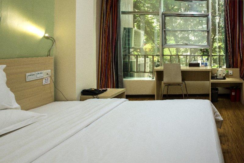 E+ Hotel Guangzhou Baixin Branch Luaran gambar